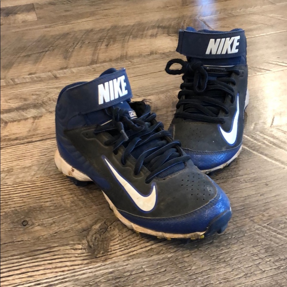 Nike boys baseball cleats size 2y